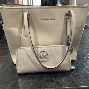 Michael Kors grey bag w matching wallet